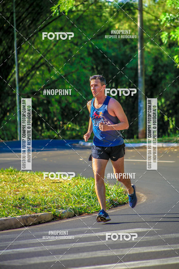 Buy your photos of the eventFLOW RUN on Fotop