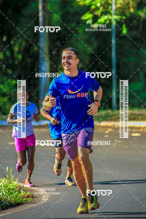Buy your photos of the eventFLOW RUN on Fotop