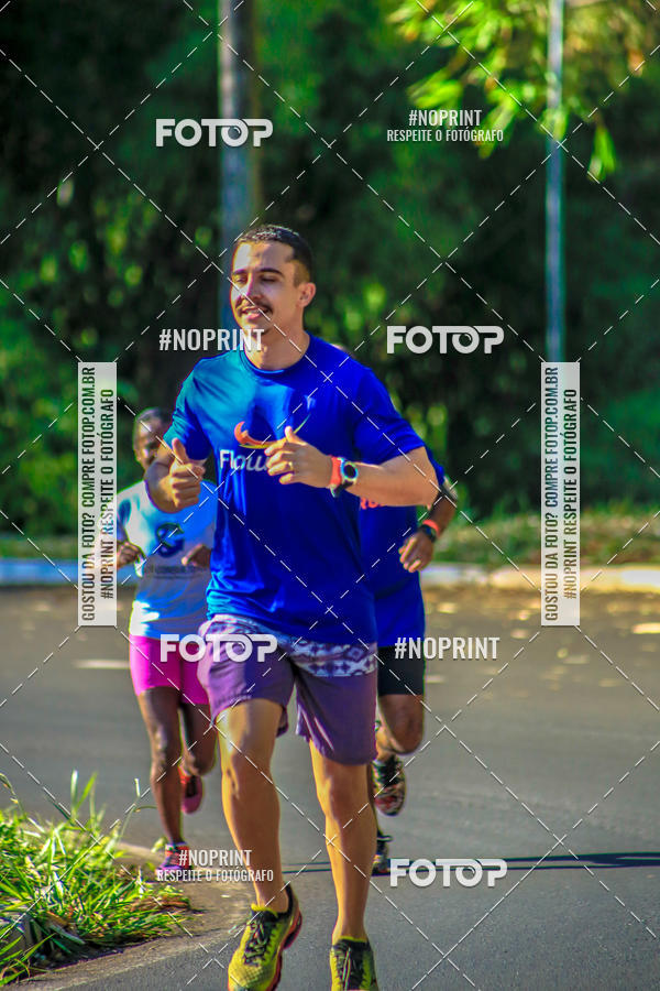 Buy your photos of the eventFLOW RUN on Fotop