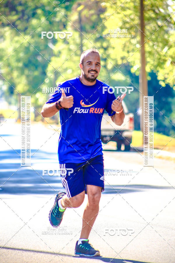 Buy your photos of the eventFLOW RUN on Fotop