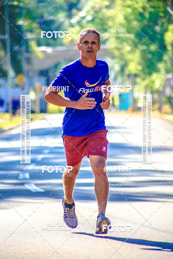Buy your photos of the eventFLOW RUN on Fotop
