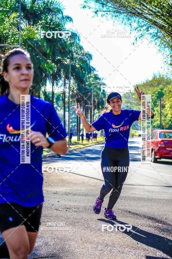 Buy your photos of the eventFLOW RUN on Fotop