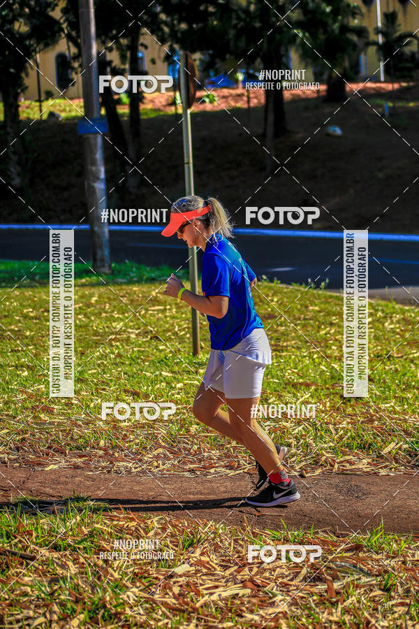 Buy your photos of the eventFLOW RUN on Fotop