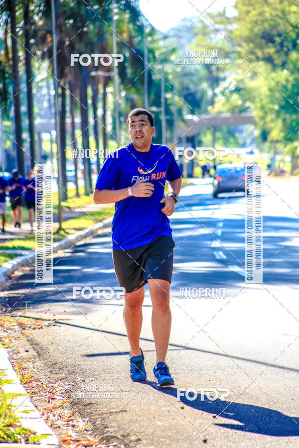 Buy your photos of the eventFLOW RUN on Fotop