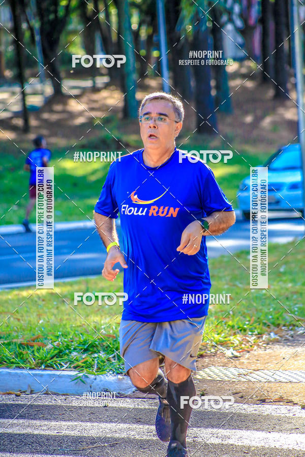 Buy your photos of the eventFLOW RUN on Fotop