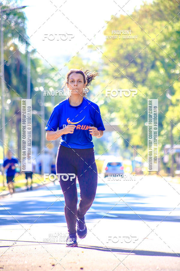 Buy your photos of the eventFLOW RUN on Fotop