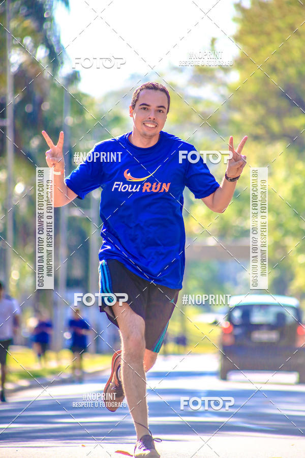 Buy your photos of the eventFLOW RUN on Fotop