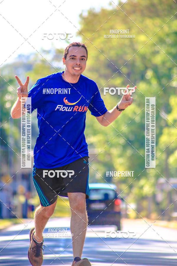 Buy your photos of the eventFLOW RUN on Fotop