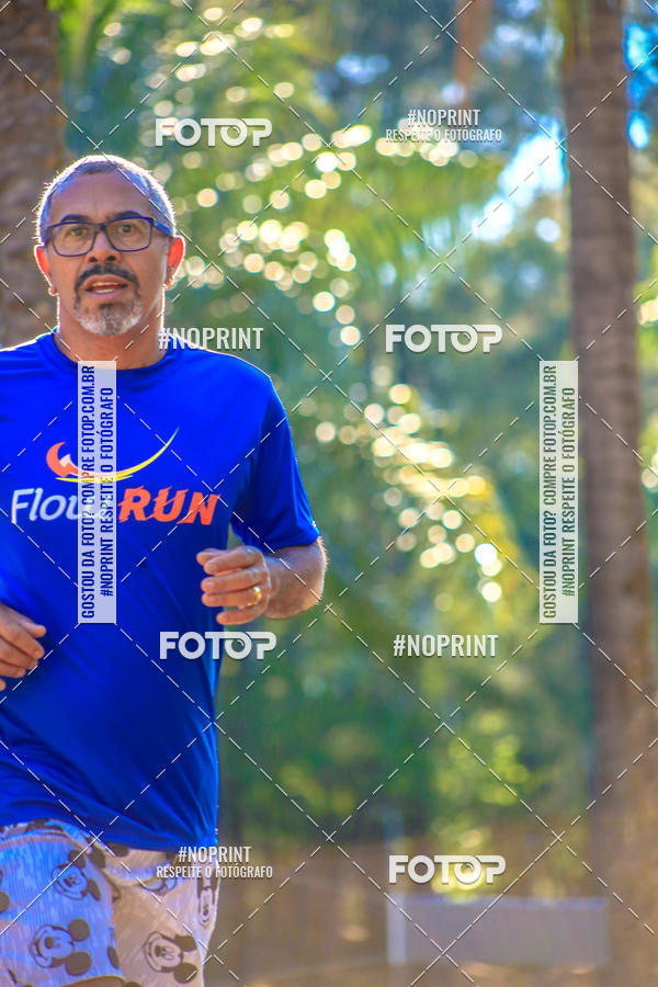 Buy your photos of the eventFLOW RUN on Fotop