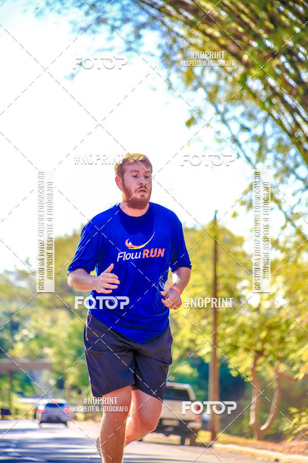 Buy your photos of the eventFLOW RUN on Fotop