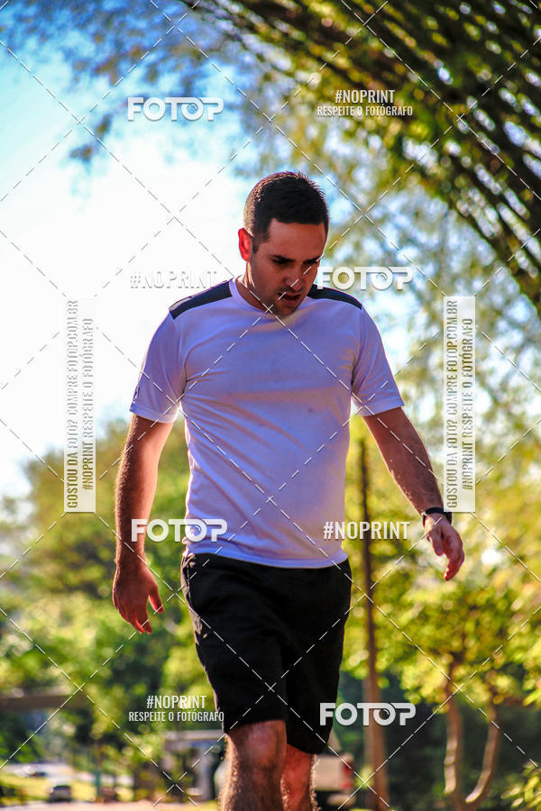 Buy your photos of the eventFLOW RUN on Fotop