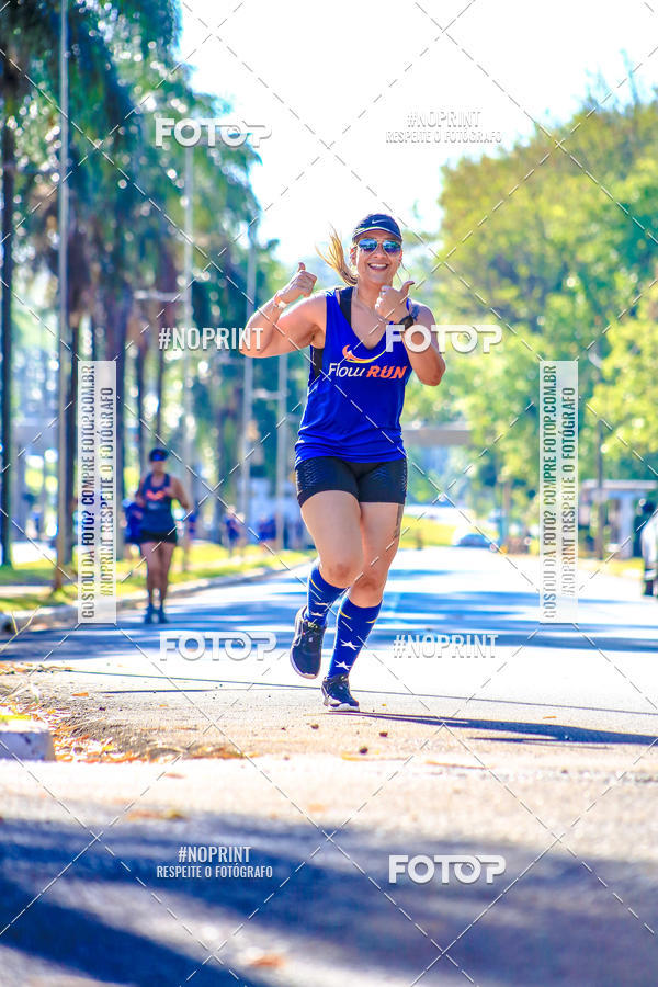 Buy your photos of the eventFLOW RUN on Fotop