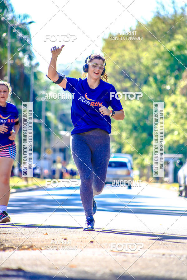 Buy your photos of the eventFLOW RUN on Fotop
