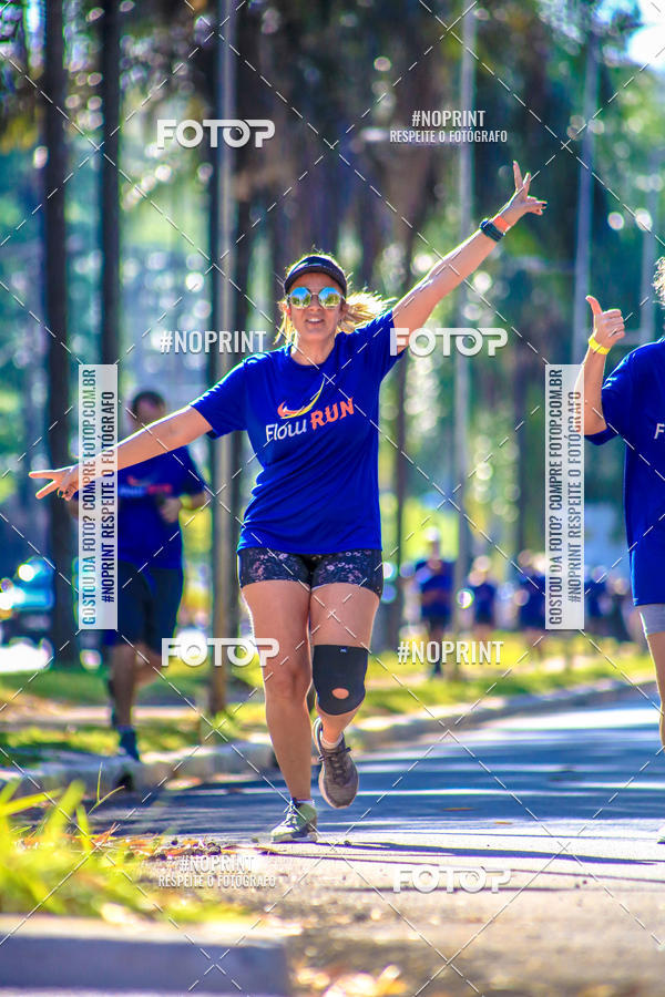 Buy your photos of the eventFLOW RUN on Fotop