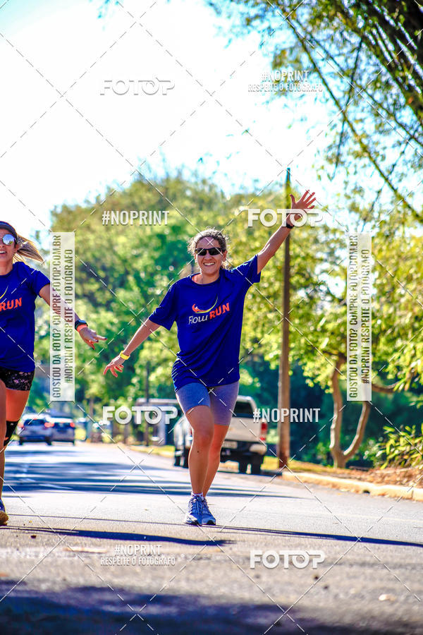 Buy your photos of the eventFLOW RUN on Fotop