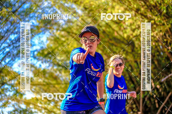 Buy your photos of the eventFLOW RUN on Fotop