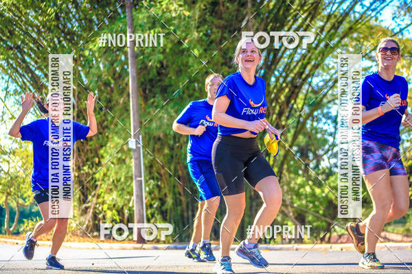 Buy your photos of the eventFLOW RUN on Fotop