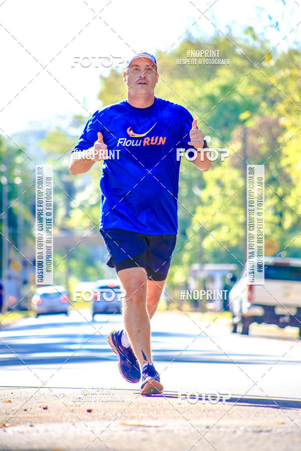 Buy your photos of the eventFLOW RUN on Fotop