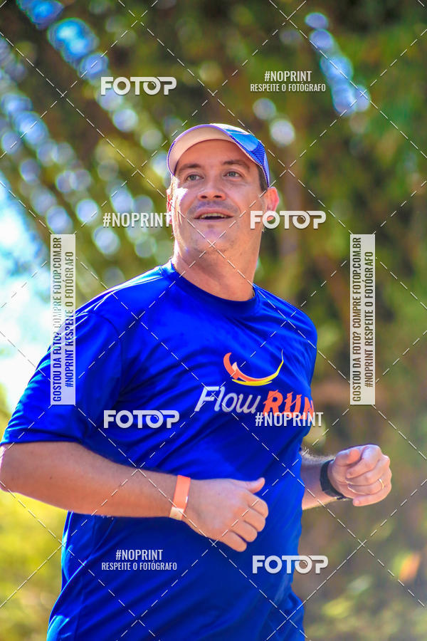 Buy your photos of the eventFLOW RUN on Fotop