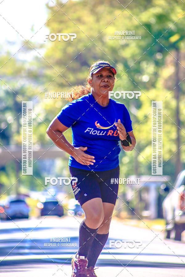 Buy your photos of the eventFLOW RUN on Fotop