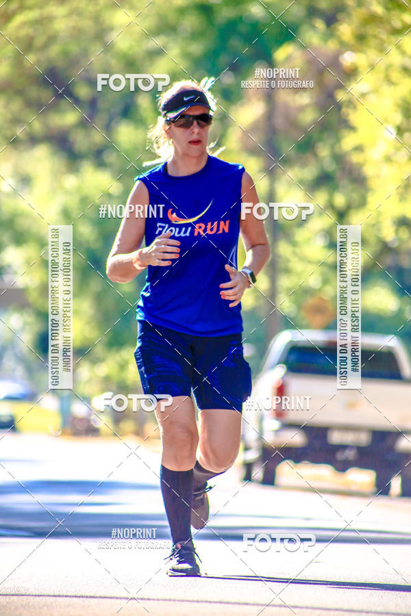 Buy your photos of the eventFLOW RUN on Fotop