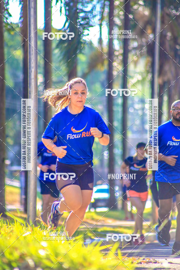 Buy your photos of the eventFLOW RUN on Fotop