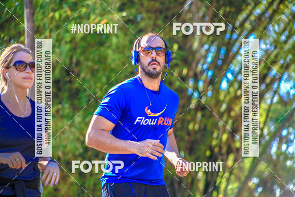 Buy your photos of the eventFLOW RUN on Fotop