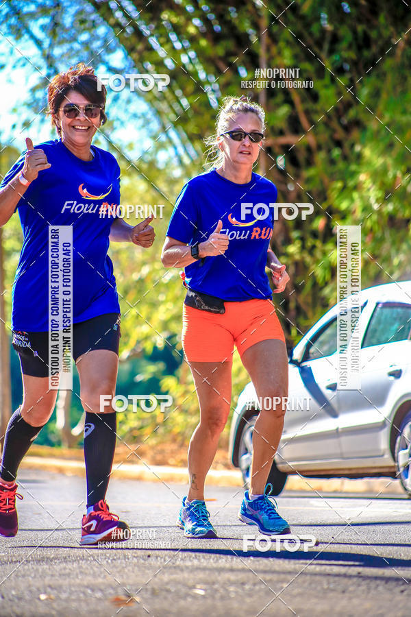 Buy your photos of the eventFLOW RUN on Fotop