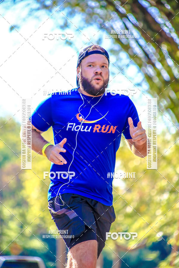 Buy your photos of the eventFLOW RUN on Fotop