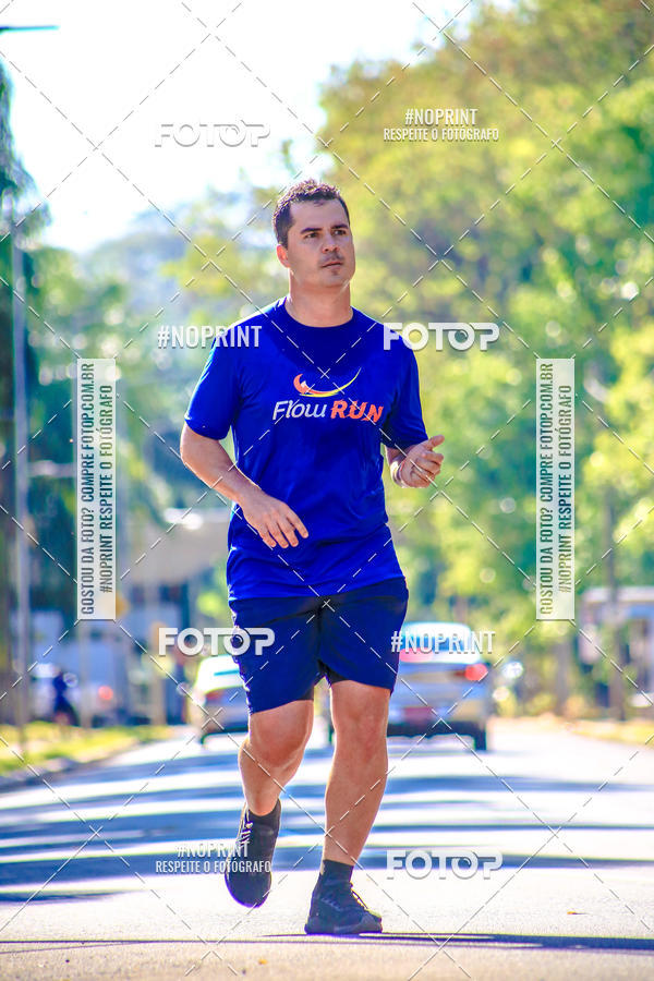 Buy your photos of the eventFLOW RUN on Fotop