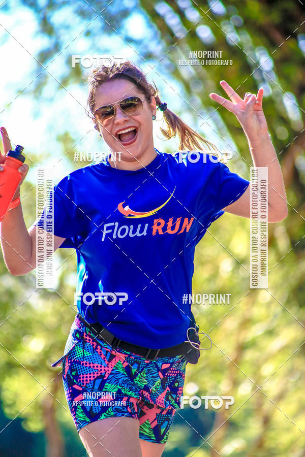 Buy your photos of the eventFLOW RUN on Fotop