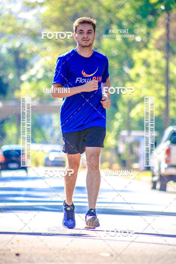 Buy your photos of the eventFLOW RUN on Fotop