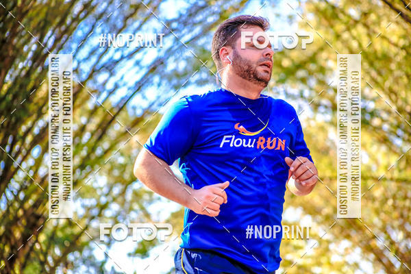 Buy your photos of the eventFLOW RUN on Fotop