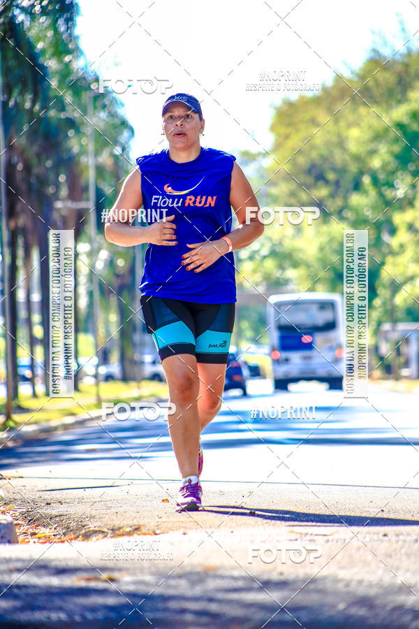 Buy your photos of the eventFLOW RUN on Fotop