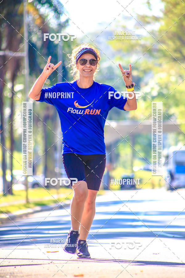 Buy your photos of the eventFLOW RUN on Fotop