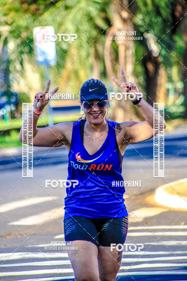 Buy your photos of the eventFLOW RUN on Fotop