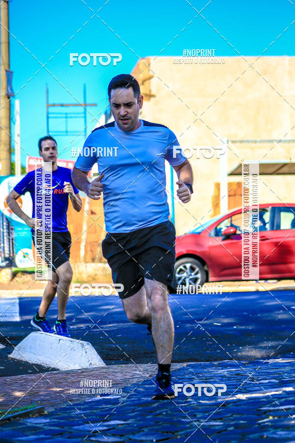 Buy your photos of the eventFLOW RUN on Fotop