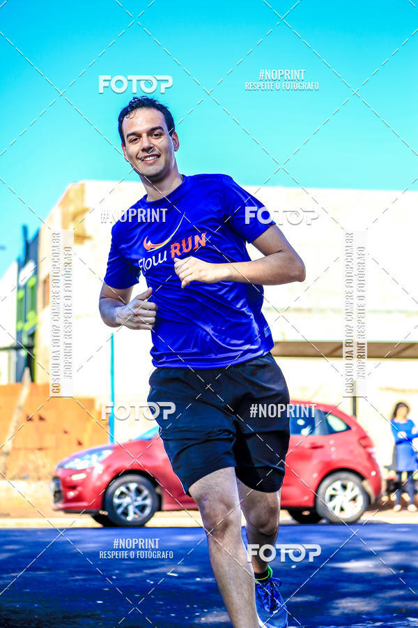 Buy your photos of the eventFLOW RUN on Fotop