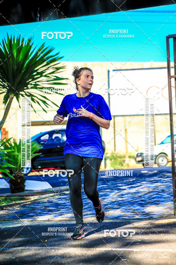 Buy your photos of the eventFLOW RUN on Fotop