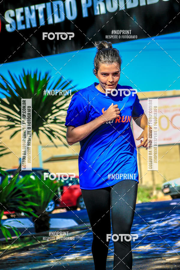 Buy your photos of the eventFLOW RUN on Fotop