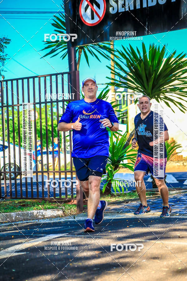 Buy your photos of the eventFLOW RUN on Fotop