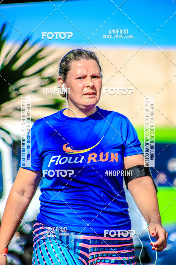 Buy your photos of the eventFLOW RUN on Fotop