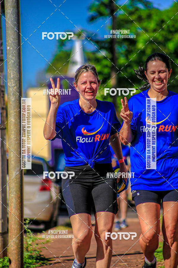 Buy your photos of the eventFLOW RUN on Fotop