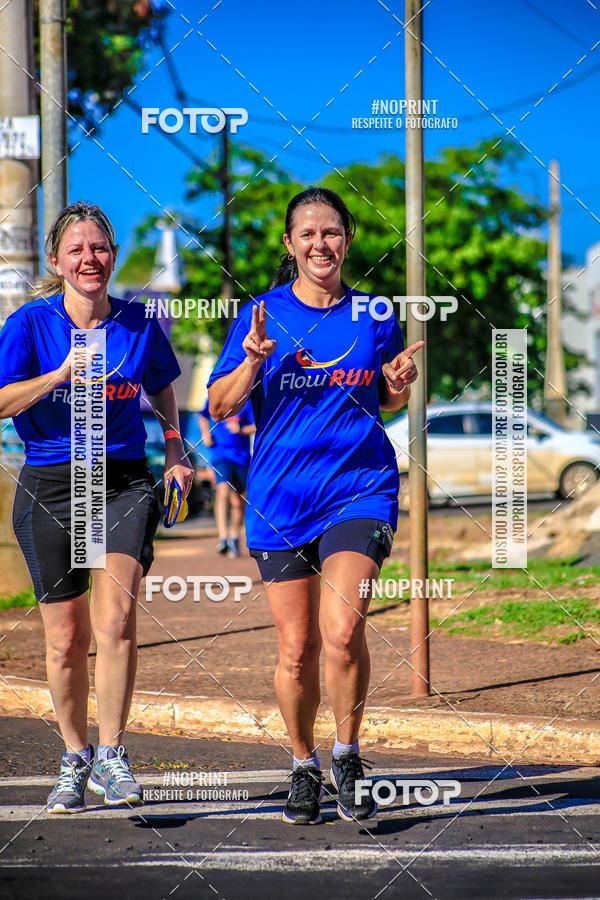 Buy your photos of the eventFLOW RUN on Fotop