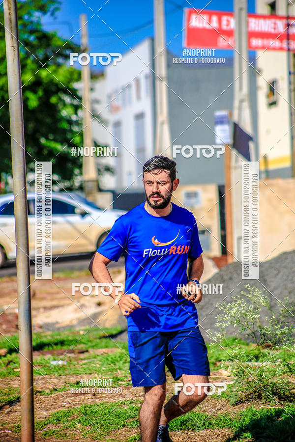 Buy your photos of the eventFLOW RUN on Fotop