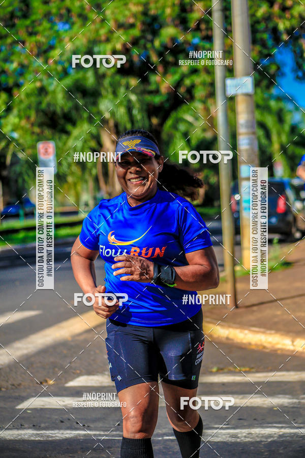Buy your photos of the eventFLOW RUN on Fotop