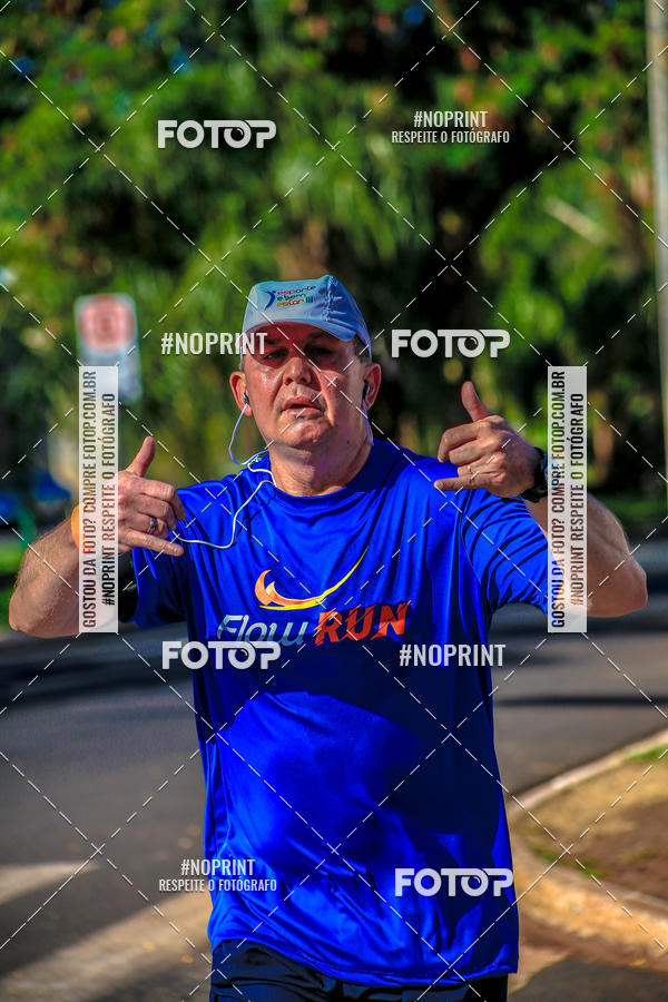 Buy your photos of the eventFLOW RUN on Fotop