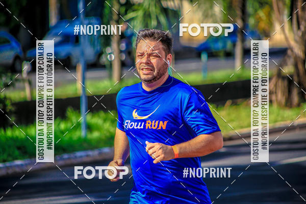 Buy your photos of the eventFLOW RUN on Fotop