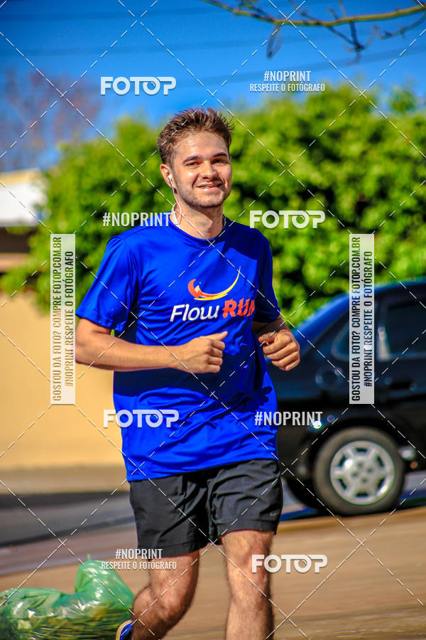 Buy your photos of the eventFLOW RUN on Fotop