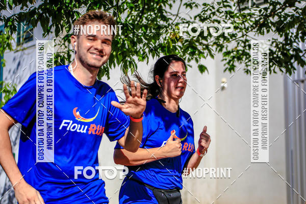 Buy your photos of the eventFLOW RUN on Fotop